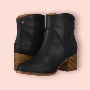 UGG Anne Boots